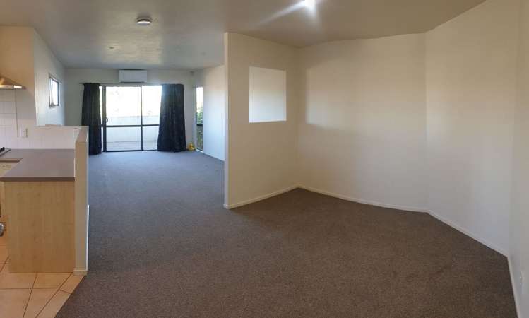 22 Baulcomb Parade Windsor Park_5