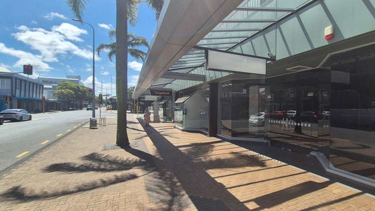 Shop 2/1-7 The Strand Takapuna_2