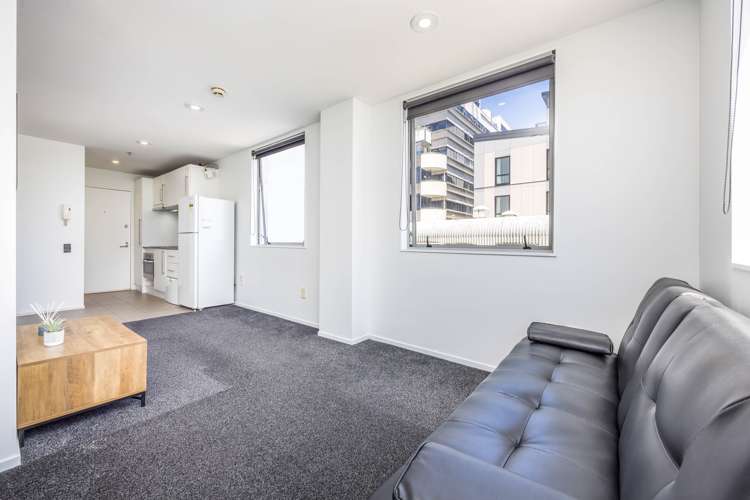 4j/15 City Road Auckland Central_5
