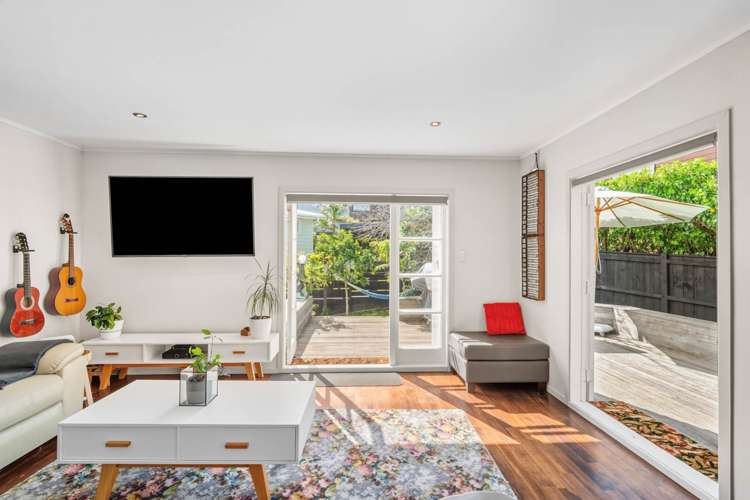 4 Kennedy Avenue Forrest Hill_1