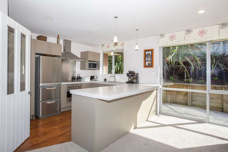 15 Tararua Close Aotea_4