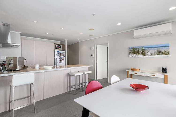 706/72 Devonport Road_11