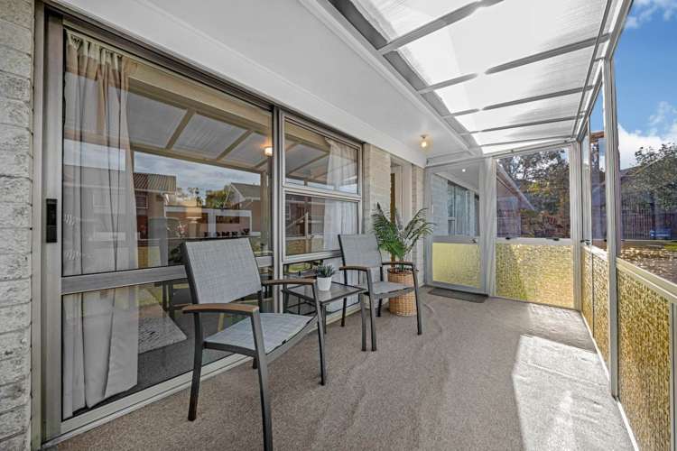 1/6 Tina Place Sunnyhills_18