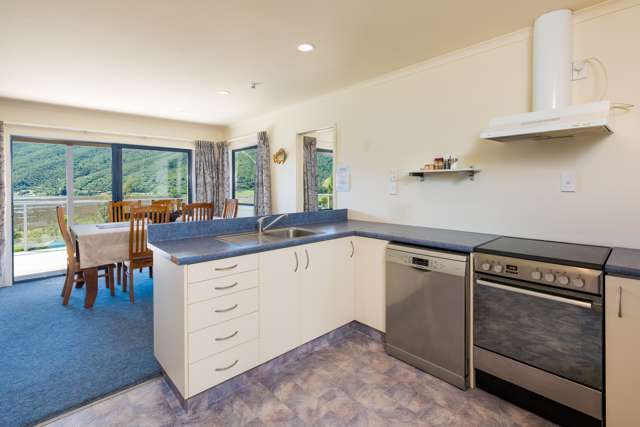 13a Beach Place Havelock_2