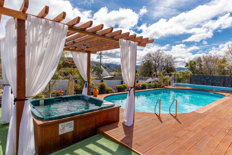 314 Waikawa Road Waikawa_19