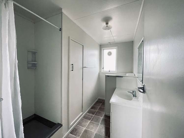 8 Anzac Parade Hamilton Central_16