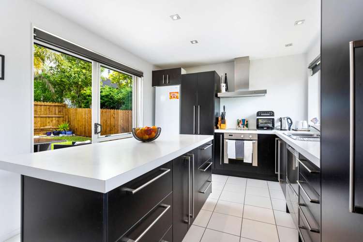 16b Neil Avenue Te Atatu Peninsula_3