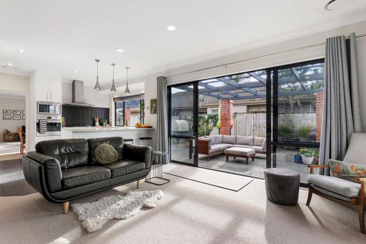 38 Stranraer Crescent Wattle Downs_4