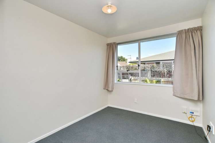 2/5 Tamarisk Place Parklands_11