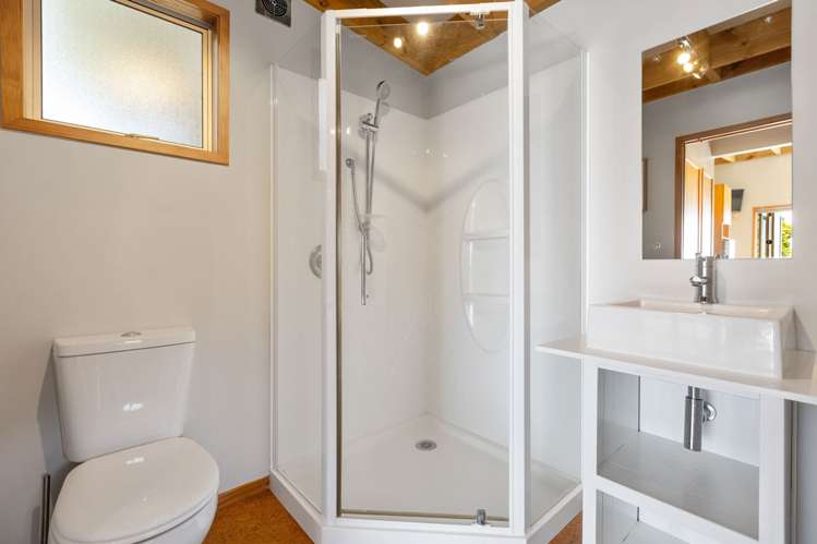 Wai-iti Beach Retreat Beach Road Waiiti_11