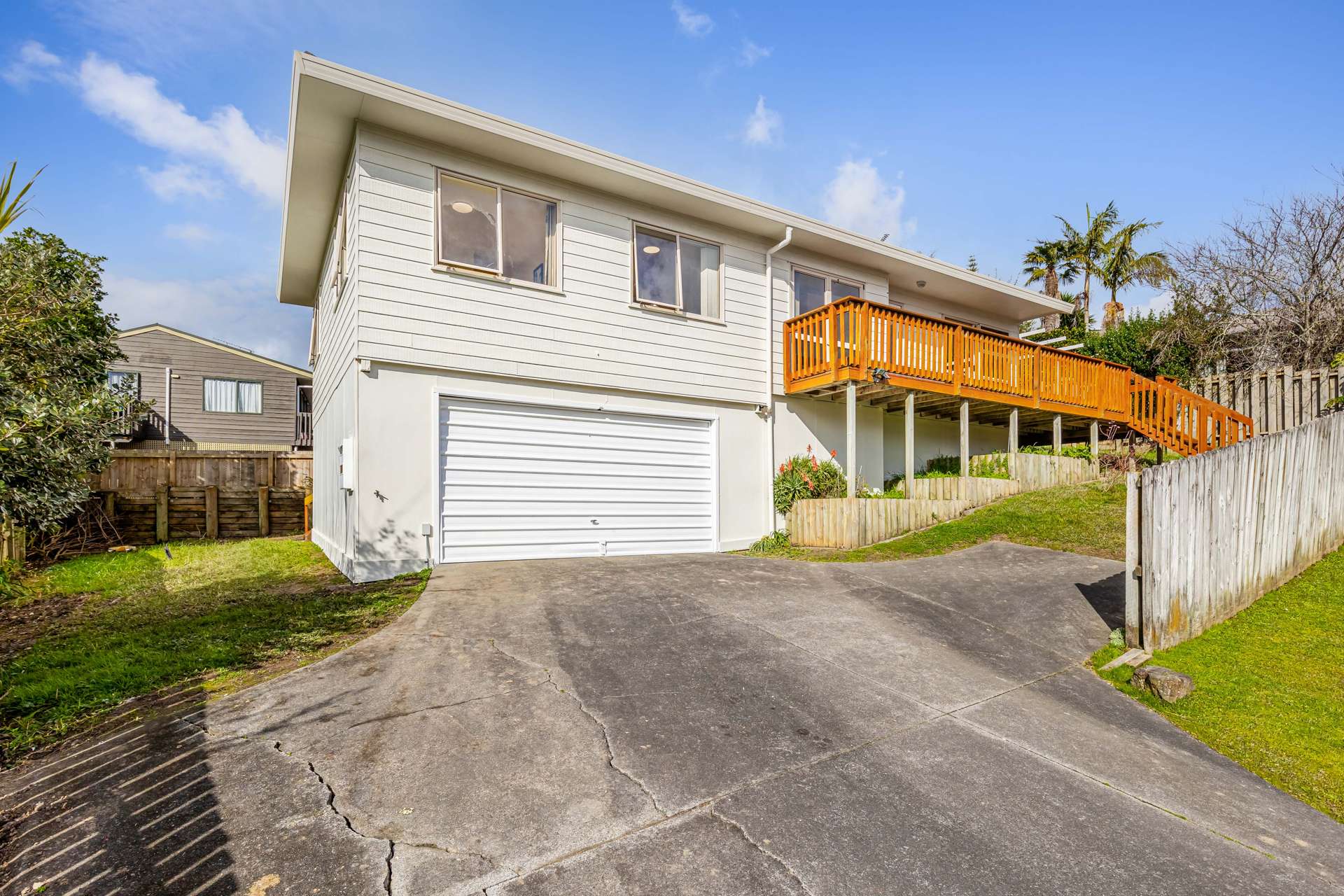 2/7 Romulus Place Totara Vale_0