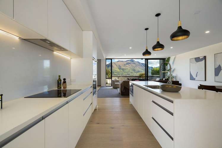 1/14 Vancouver Drive Queenstown Hill_10