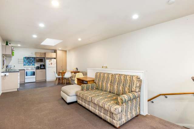 2/7 Hall Avenue Newtown_3