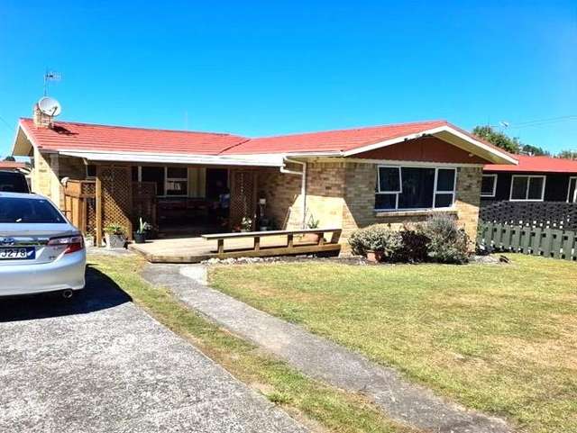 Tidy 3-Bedroom Home - 117 Mahoe Street, Melville