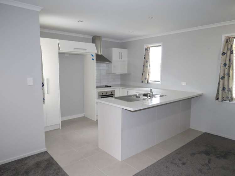 11 Captain Mitchell Drive Opaheke_1