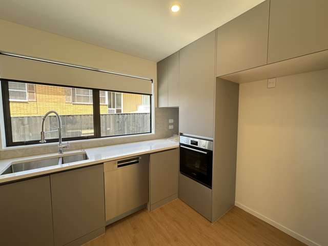 2/72 Eban Ave Hillcrest_3
