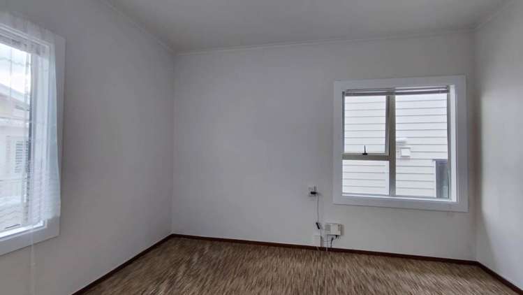 52 Old Lake Road Narrow Neck_10