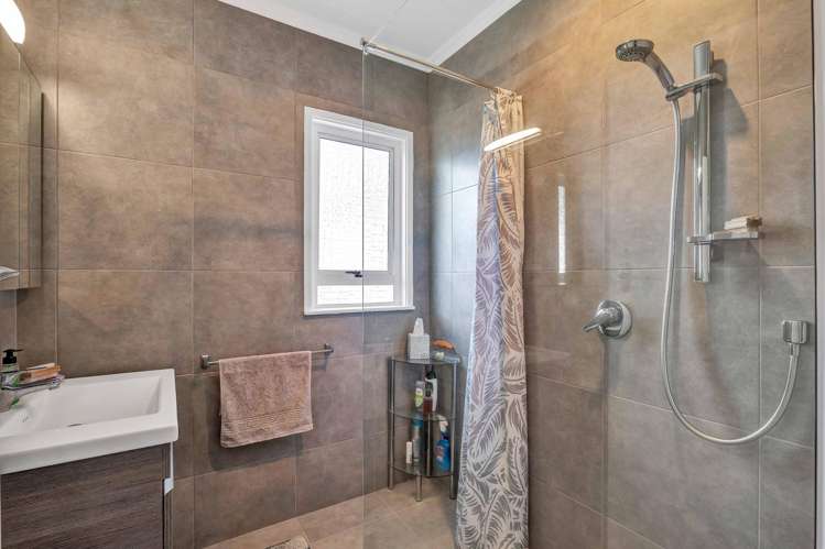 125 Seaview Road Westown_19