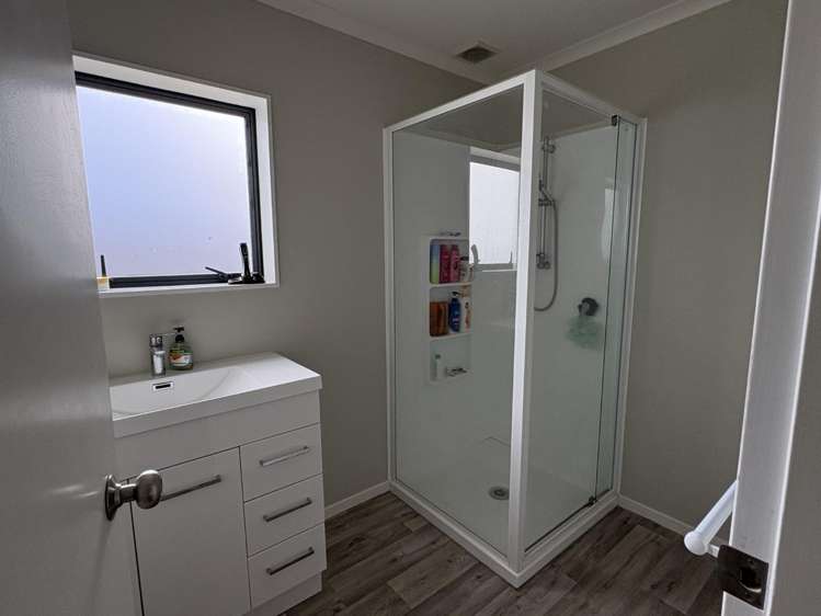 8A Inverness Avenue Hamilton East_5