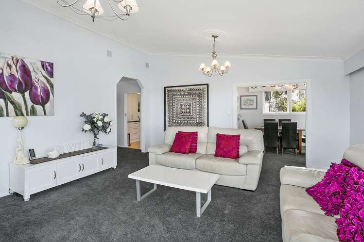 220 Dowse Drive Maungaraki_3