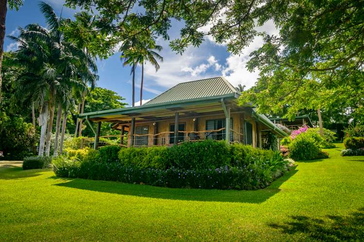 - Taveuni Coast Road, Vatulaga Outer Islands_11