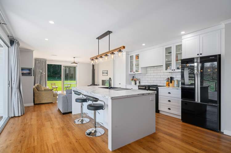 4 Carlisle Street Lumsden Surrounds_18