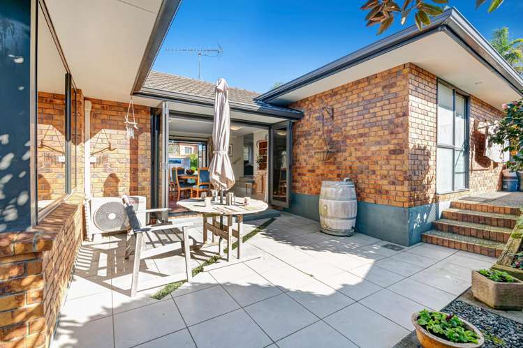 49 Chesterfield Way Orewa_20