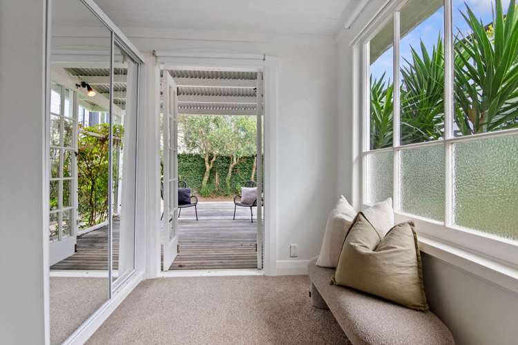 65 Aramoana Avenue Devonport_17