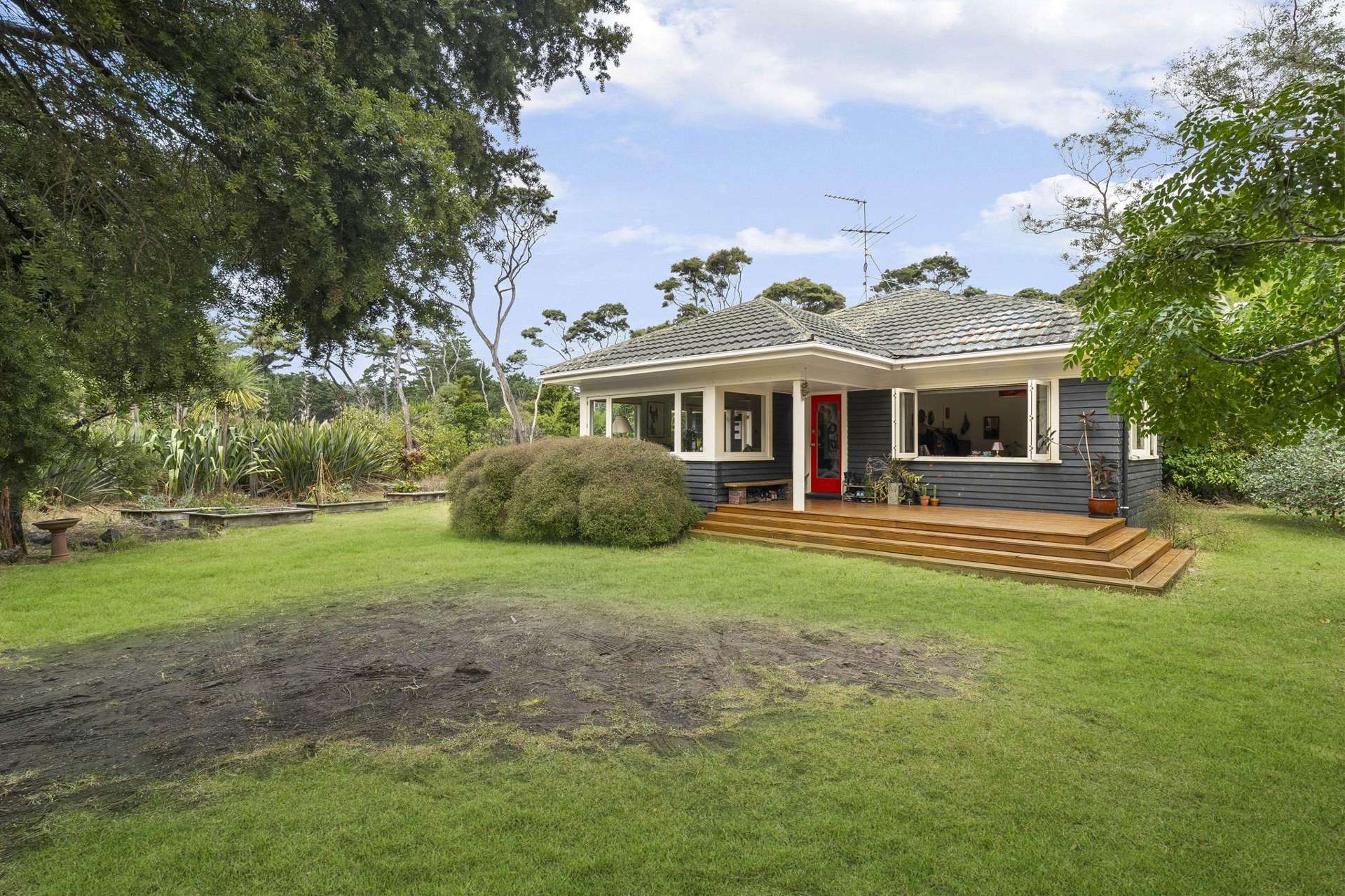 7 Tasman View Road Bethells Beach_0