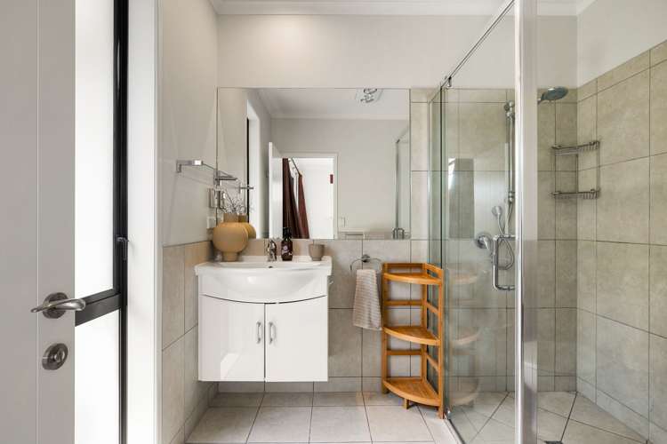 53 Barrington Drive Huntington_24