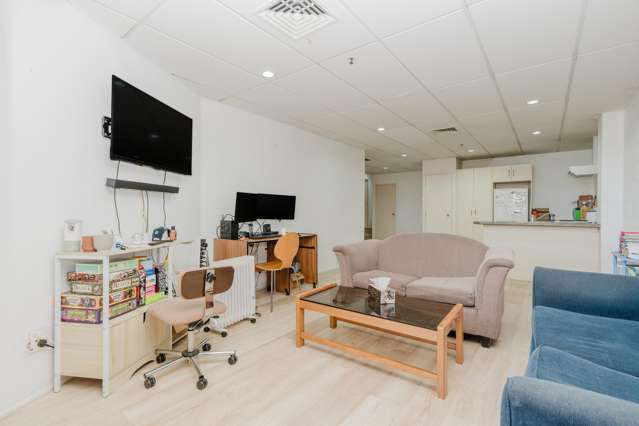 8/110 Alexandra Street Hamilton Central_1