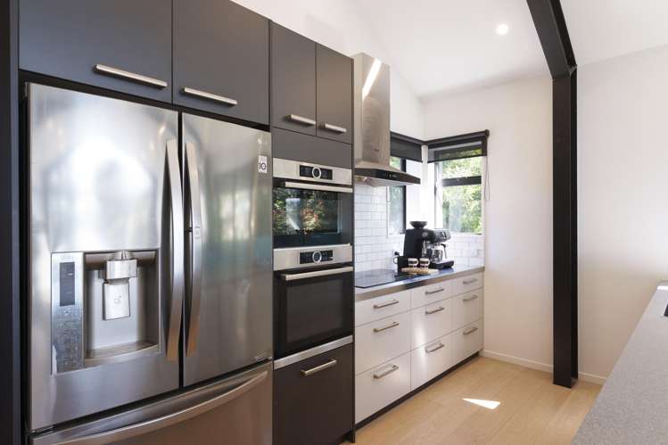 8 Merlincote Crescent Governors Bay_6