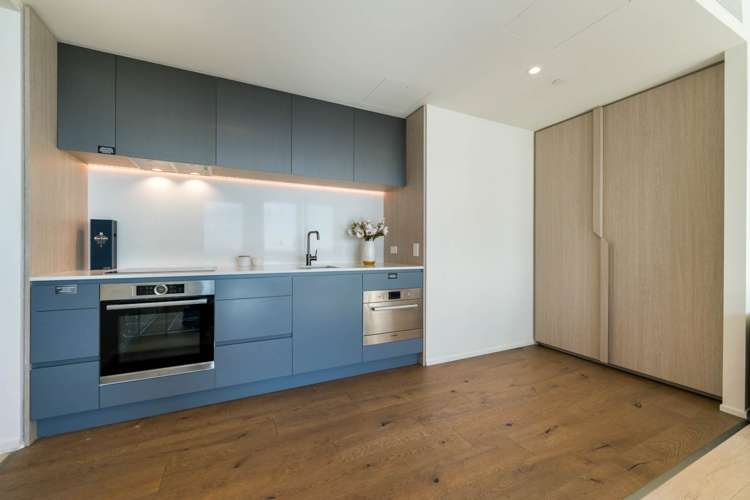 2603/10 Commerce Street City Centre_5