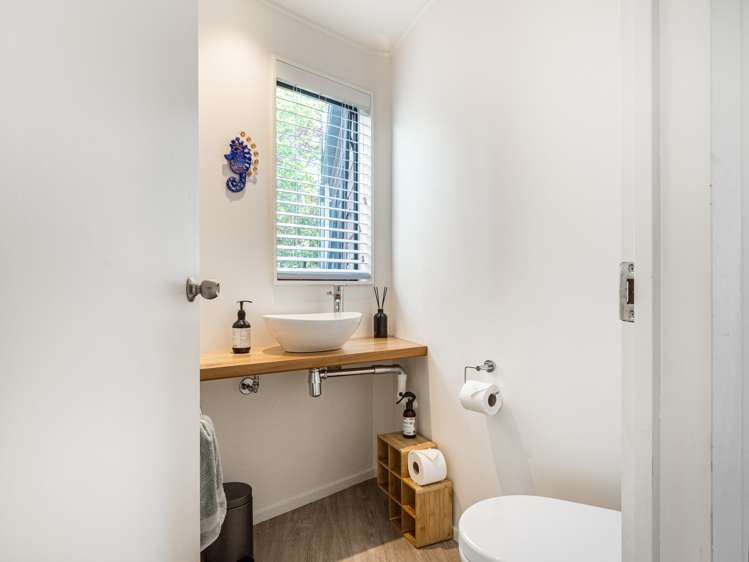 24 Esslin Road Surfdale_11