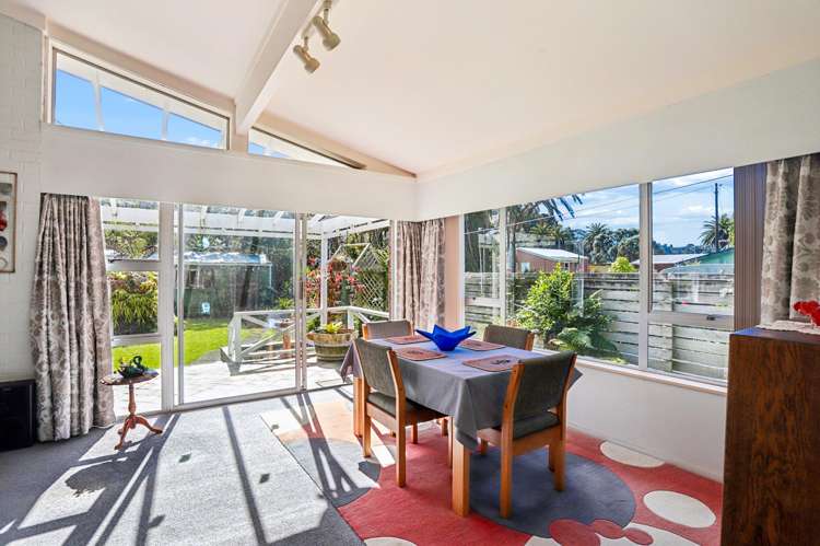 3 Western Road Laingholm_15