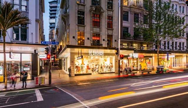 Retail unit on Queen Street with long lease to Glassons