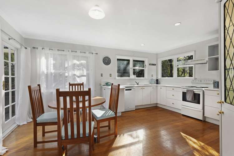 15a Romney Square Tawa_6