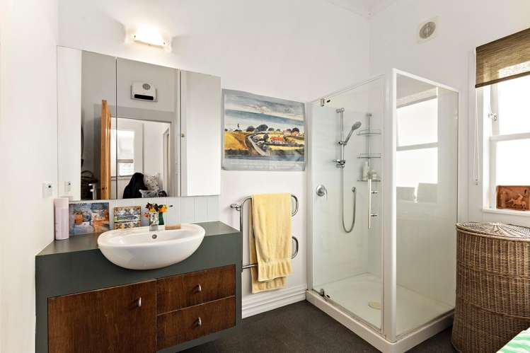 70 Te Wharepouri Street Berhampore_11