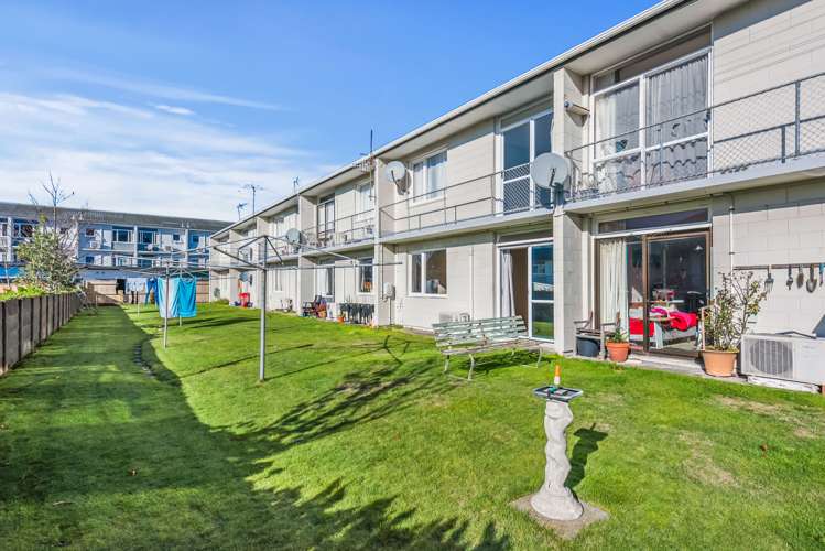 2/35 Campbell Terrace Petone_10