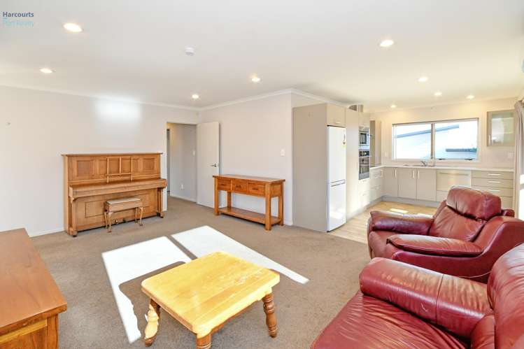 21a/8 Village Place_3