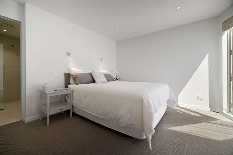 635 Peninsula Road Kelvin Heights_25