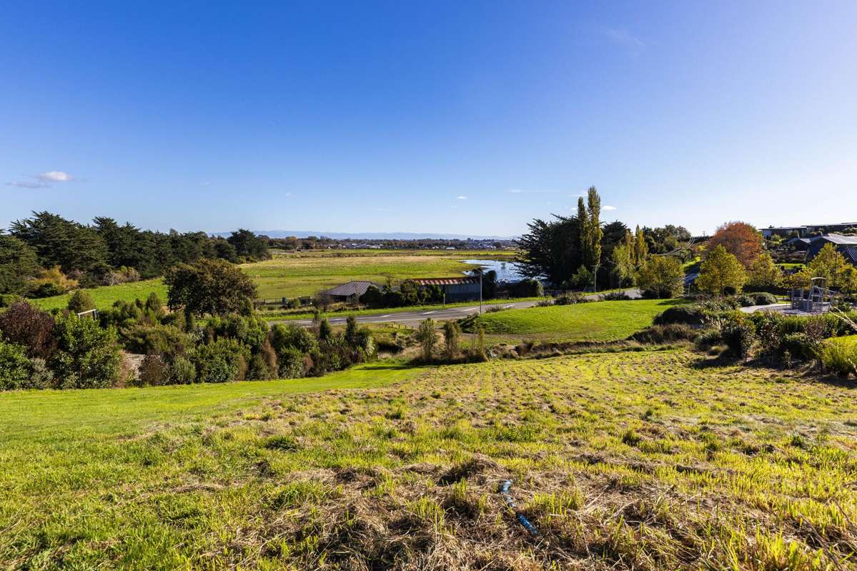 6 Redmund Spur Road_1