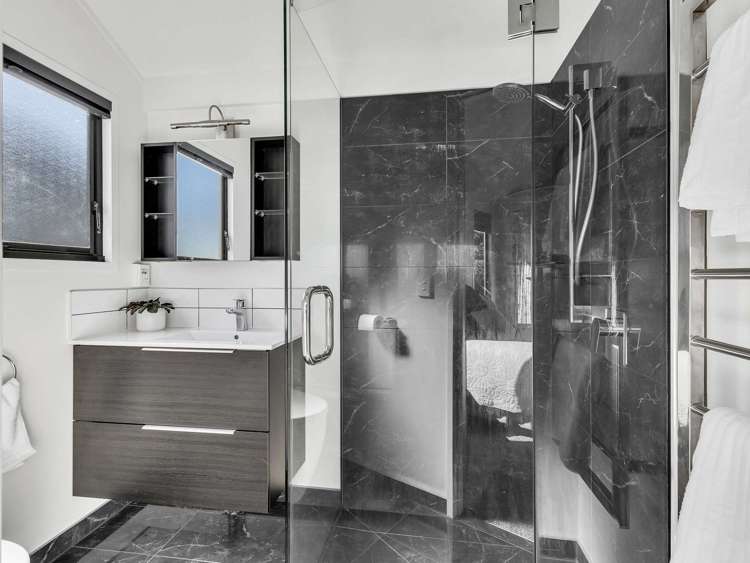 37 Hikanui Drive Havelock North_9