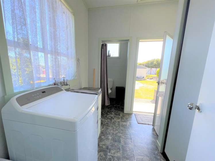 402 Main South Road Paroa_19