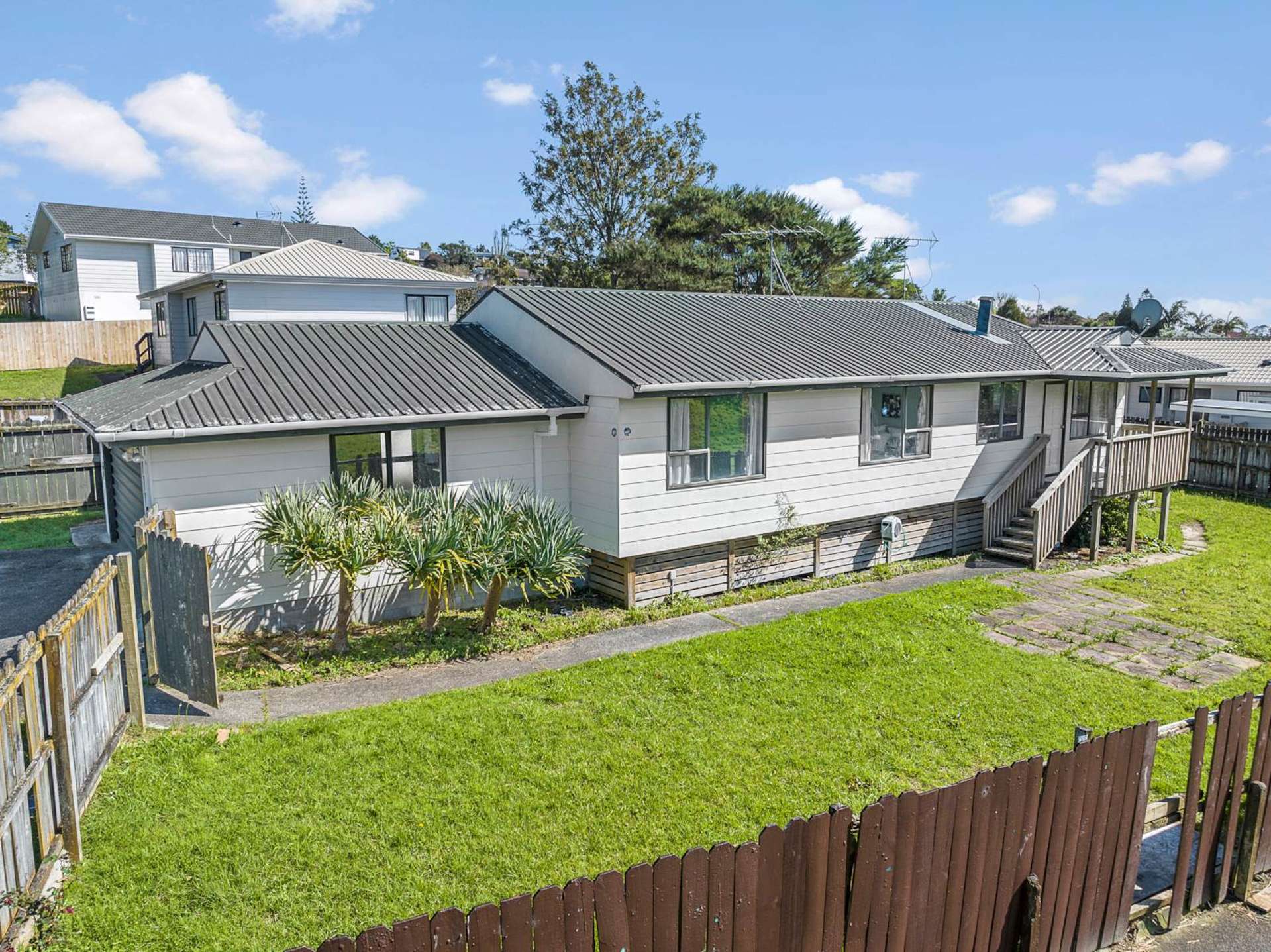 26 Maywood Crescent Glen Eden_0