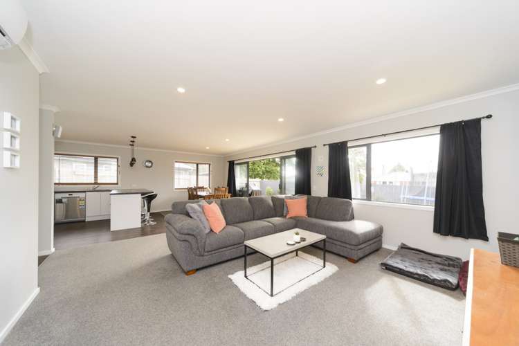 13 Wescombe Grove Feilding_4