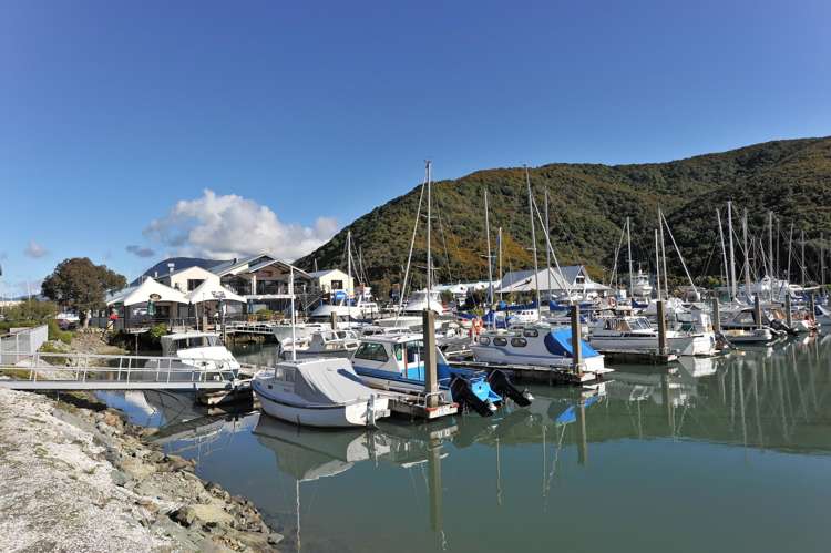 29 Beach Road Waikawa Picton_30