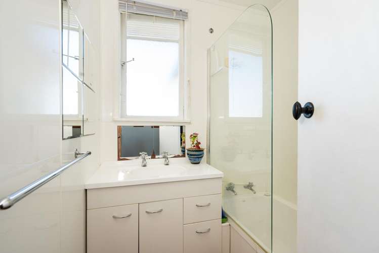 710 Huia Street Camberley_10