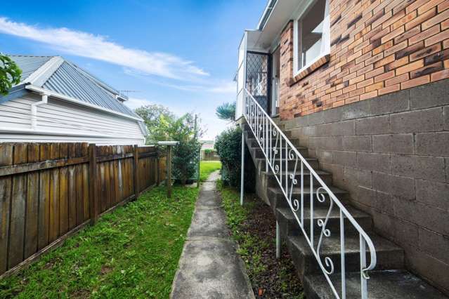 1/182 Carrington Road Mount Albert_1