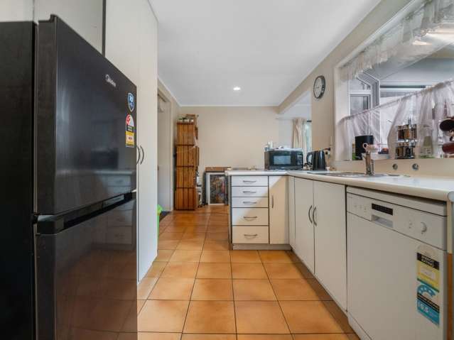 12 Karapiti Place Glen Eden_3